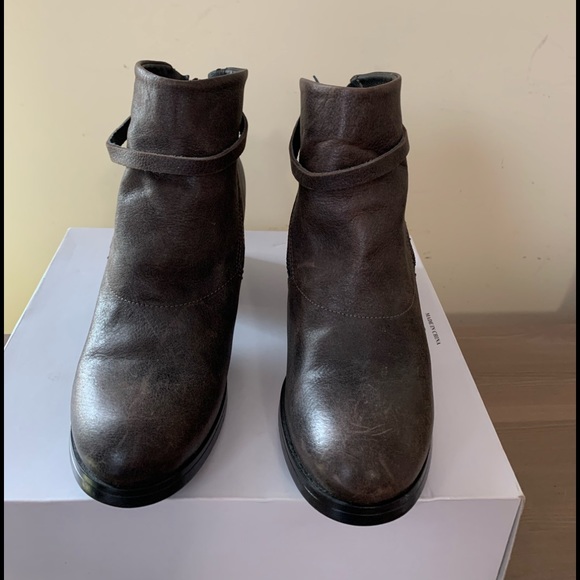 LILIMILL DISTRESSED LEATHER ANKLE BOOT EUROPEAN 39 - Picture 6 of 6